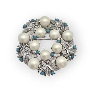 Wreath Sarah Coventry Faux Pearl Turquoise Holiday Collection Brooch